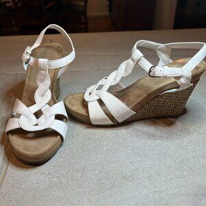 Aerosoles White Wedges Size 7